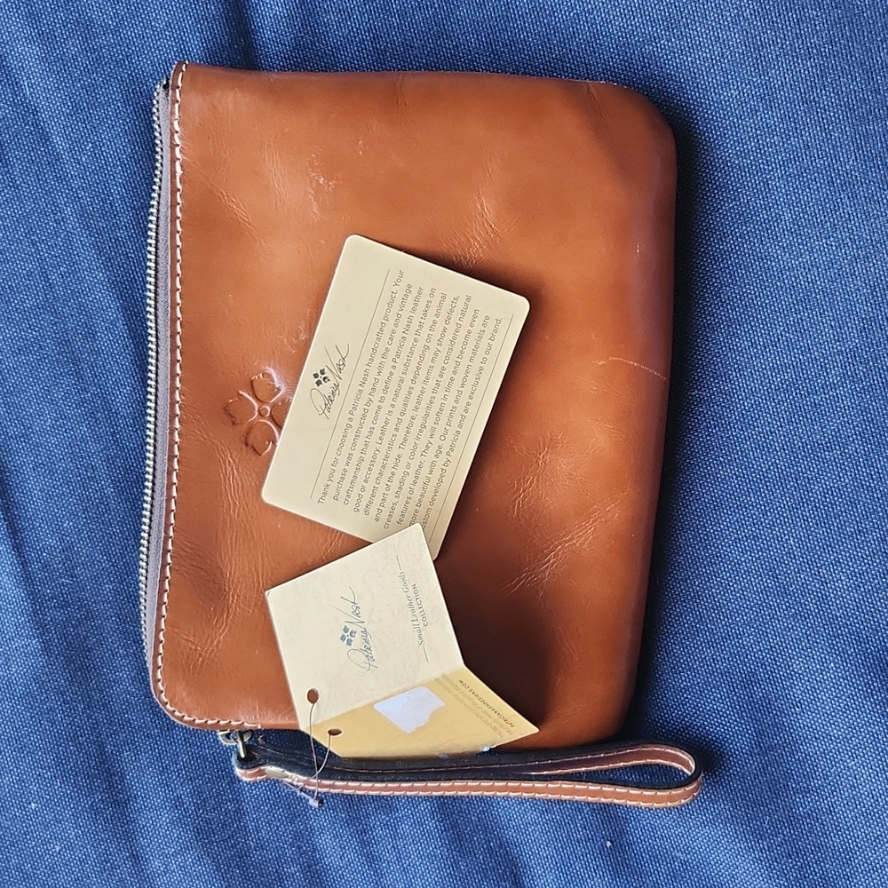 New with tags Patricia Nash Brown clutch